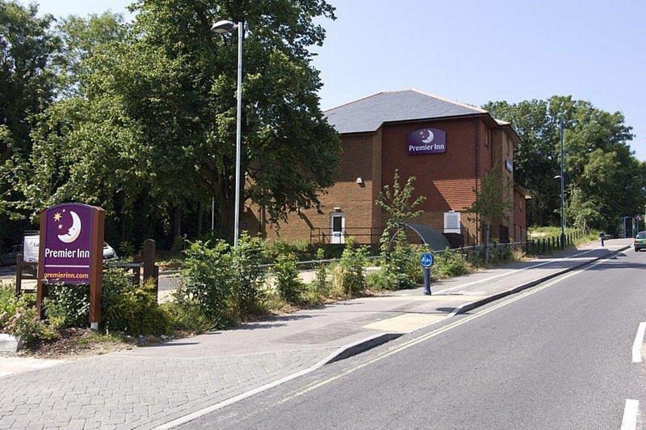 Premier Inn Portsmouth Horndean Esterno foto
