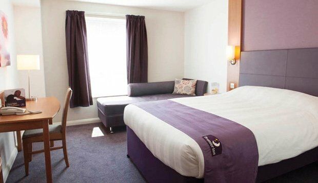 Premier Inn Portsmouth Horndean Esterno foto